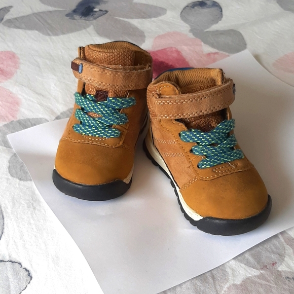 Carters hightops - Picture 1 of 5